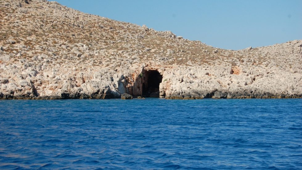 Θρίλερ στην Κρήτη: Χειμερινός κολυμβητής εντοπίστηκε νεκρός σε σπηλιά